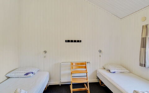 Rani - 800M from the Sea: Mur, Bois, Sol, Sol, Chambre, Lit, Plafond, Design Intérieur, Cadre De Lit, Drap De Lit