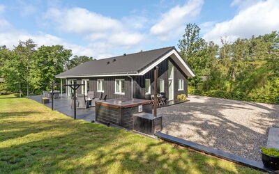 Adela - 1Km from the Sea