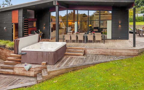 Ylvi - 250M from the Sea: Bois, Domicile, Composite, Plate-Forme, Chalet, Porte, Dur, Tache De Bois, Batiments Jardin, Chaise