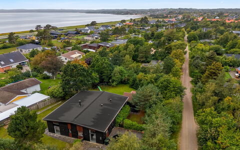 Ylvi - 250M from the Sea: Zone Résidentielle, Paysage, Vue Du Ciel, Photographie Aérienne, Banlieue, Toit, Maison, Domicile, Lot Terre, Établissements Humains