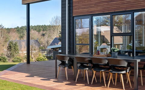 Ylvi - 250M from the Sea: Bois, Meubles, Parquet, Sol, Chaise, Dur, Tache De Bois, Plate-Forme, Porche, Verre
