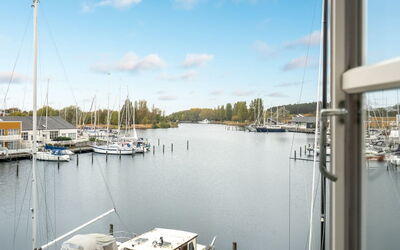 Tyyne - 5M from the Sea
