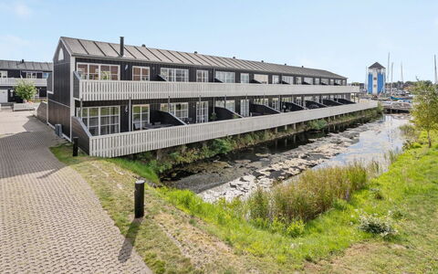 Venild - 5M from the Sea: Toit, Maison, Domicile, Chalet, Siding, Biens, Allée, Batiments Jardin, Cour, Cabanon
