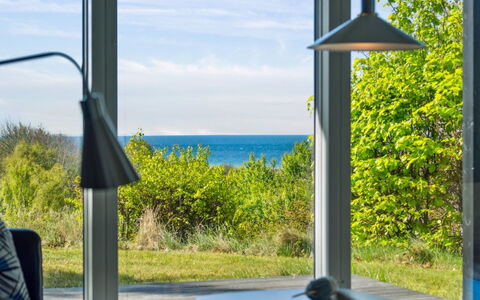 Irek - 500M from the Sea: Chalet, Domicile, Maison, Toit, Porche, Biens, Siding, Batiments Jardin, Ferme, Cour