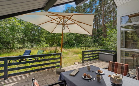 Herlek - 200M from the Sea: Toit, Maison, Domicile, Chalet, Siding, Biens, Allée, Batiments Jardin, Cour, Cabanon
