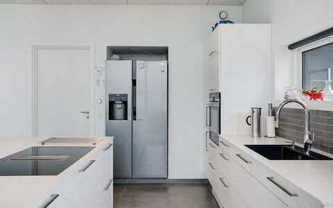 Anniina - 200M from the Sea: Cuisine, Comptoir, Appareil De Cuisine, Sol, Principaux Appliance, Cabinetry, Design Intérieur, Bois, Sol, Meubles