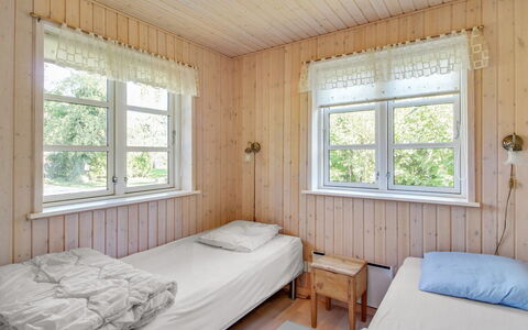 Nela - 300M from the Sea: Bois, Chambre, Sol, Sol, Design Intérieur, Lit, Domicile, Cadre De Lit, Literie, Drap De Lit