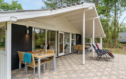 Jakko - 300M from the Sea: Bois, Chalet, Dur, Planche, Tache De Bois, Batiments Jardin, Conception, Cour, Cabane En Rondins, Arrière-Cour