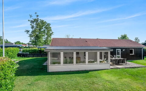 Mainart - 200M from the Sea: Bois, Domicile, Porche, Plate-Forme, Dur, Toit, Tache De Bois, Parquet, Eco Hôtel