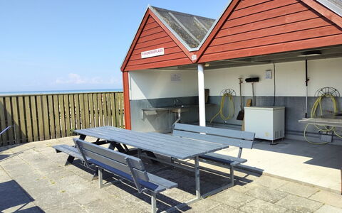 Line - 10M from the Sea: Siding, Daylighting