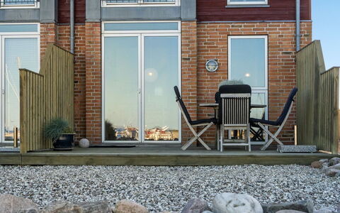 Line - 10M from the Sea: Maison, Toit, Domicile, Chalet, Cabanon, Batiments Jardin, Siding, Cour, Cabane En Rondins, Cabane