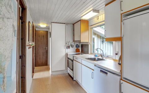 Ludewiga - 350M from the Sea: Bois, Sol, Design Intérieur, Plafond, Comptoir, Cuisine, Sol, Principaux Appliance, Appareil De Cuisine, Cabinetry
