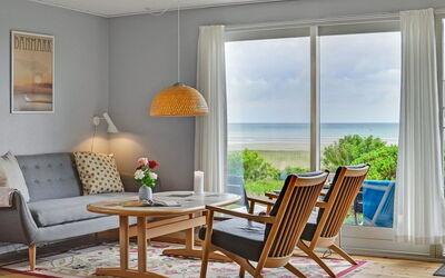 Elpida - 100M from the Sea