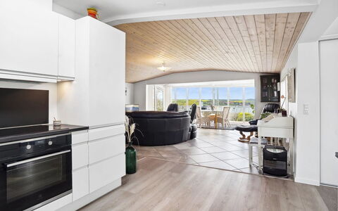 Annabeth - 300M to the Fjord: Sol, Design Intérieur, Sol, Meubles, Bois, Plafond, Parquet, Canapé, Pièce, Salon