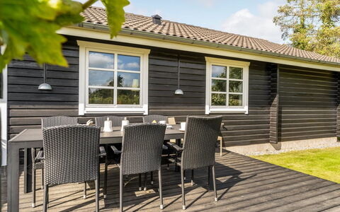 Christina - 300M to the Fjord: Maison, Toit, Domicile, Chalet, Cabanon, Batiments Jardin, Siding, Cour, Cabane En Rondins, Cabane