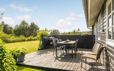 Christina - 300M to the Fjord: Maison, Toit, Domicile, Chalet, Cabanon, Batiments Jardin, Siding, Cour, Cabane En Rondins, Cabane