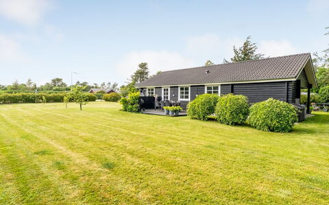 Christina - 300M to the Fjord: Maison, Toit, Domicile, Chalet, Cabanon, Batiments Jardin, Siding, Cour, Cabane En Rondins, Cabane