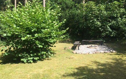 Ruka - 350M from the Sea: Arbuste, Jardin, À Feuilles Persistantes, Riparienne, Arrière-Cour, Mobilier De Jardin