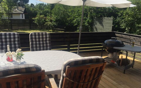 Ruka - 350M from the Sea: Maison, Domicile, Toit, Chalet, Arbuste, Siding, Porte, Jardin, Ferme