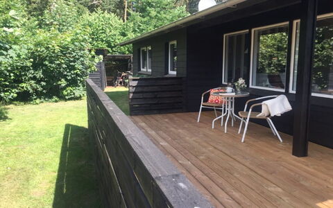 Ruka - 350M from the Sea: Maison, Domicile, Toit, Chalet, Arbuste, Siding, Porte, Jardin, Ferme