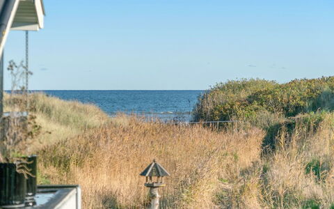 Annabell - 150M from the Sea: Zone Résidentielle, Toit, Banlieue, Allée, Biens, Cheminée