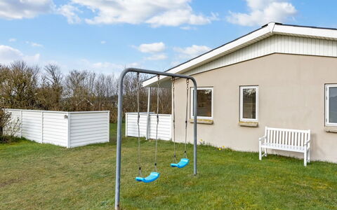 Gerko - 150M from the Sea: Toit, Maison, Domicile, Chalet, Siding, Biens, Allée, Batiments Jardin, Cour, Cabanon
