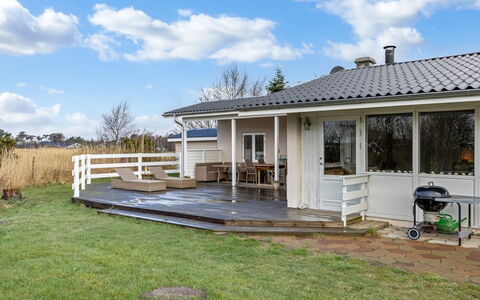 Gerko - 150M from the Sea: Toit, Maison, Domicile, Chalet, Siding, Biens, Allée, Batiments Jardin, Cour, Cabanon