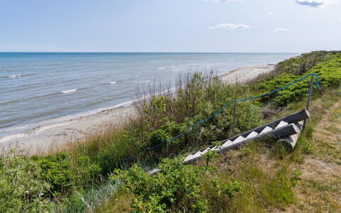 Kalist - 50M from the Sea: Toit, Maison, Domicile, Chalet, Siding, Biens, Allée, Batiments Jardin, Cour, Cabanon