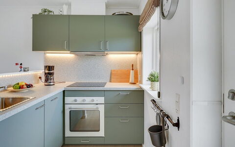 Sipi - 100M from the Sea: Cuisine, Appareil De Cuisine, Comptoir, Meubles, Design Intérieur, Principaux Appliance, Cabinetry, Sol, Bois, Cuisinière