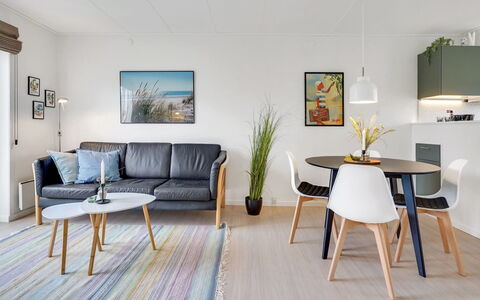 Sipi - 100M from the Sea: Meubles, Design Intérieur, Sol, Canapé, Salon, Table, Bois, Sol, Parquet, Chaise
