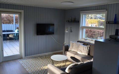 Kjartan - 1.2Km from the Sea: Bois, Sol, Design Intérieur, Sol, Domicile, Plafond, Pièce, Salon, Tache De Bois, Canapé