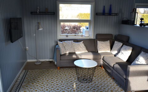 Kjartan - 1.2Km from the Sea: Sol, Sol, Design Intérieur, Meubles, Salon, Pièce, Canapé, Appartement, Tache De Bois