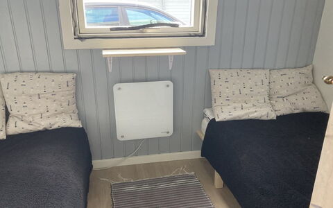 Kjartan - 1.2Km from the Sea: Bois, Sol, Sol, Chambre, Pièce, Linge, Literie, Drap De Lit, Lit