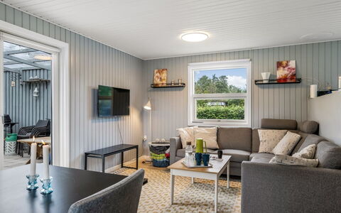 Kjartan - 1.2Km from the Sea: Bois, Design Intérieur, Sol, Sol, Domicile, Plafond, Meubles, Pièce, Salon, Tache De Bois