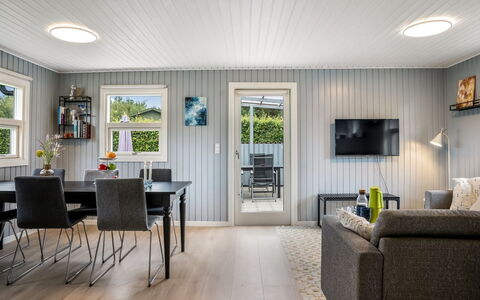 Kjartan - 1.2Km from the Sea: Design Intérieur, Bois, Sol, Plafond, Meubles, Sol, Domicile, Parquet, Table Cuisine Et Salle A Manger, Salle À Manger