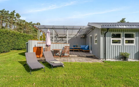 Kjartan - 1.2Km from the Sea: Jardin, Chalet, Siding, Ombre, Batiments Jardin, Cabanon, Arrière-Cour, Cour, Pelouse, Plate-Forme