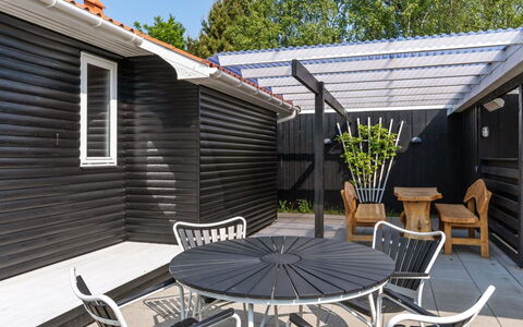 Andria - 300M from the Sea: Bois, Domicile, Porche, Plate-Forme, Dur, Toit, Tache De Bois, Parquet, Eco Hôtel