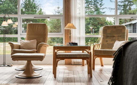 Jannus - 550M from the Sea: Meubles, Design Intérieur, Bois, Sol, Chaise, Sol, Parquet, Éclairage, Marron, Salon