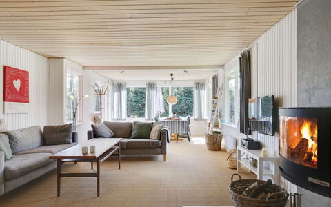 Anevay - 300M from the Sea: Toit, Maison, Domicile, Chalet, Siding, Biens, Allée, Batiments Jardin, Cour, Cabanon