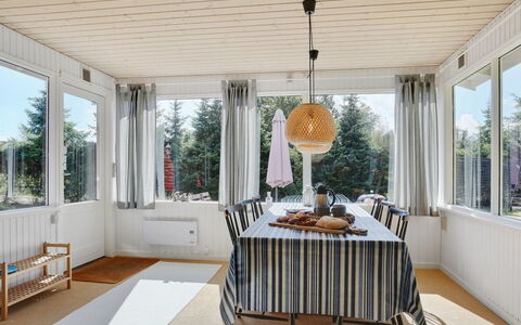 Anevay - 300M from the Sea: Toit, Maison, Domicile, Chalet, Siding, Biens, Allée, Batiments Jardin, Cour, Cabanon