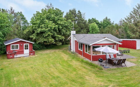 Anevay - 300M from the Sea: Toit, Maison, Domicile, Chalet, Siding, Biens, Allée, Batiments Jardin, Cour, Cabanon