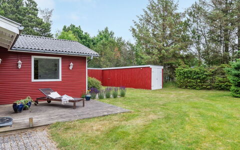 Anevay - 300M from the Sea: Toit, Maison, Domicile, Chalet, Siding, Biens, Allée, Batiments Jardin, Cour, Cabanon