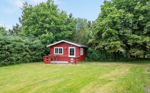 Anevay - 300M from the Sea: Toit, Maison, Domicile, Chalet, Siding, Biens, Allée, Batiments Jardin, Cour, Cabanon