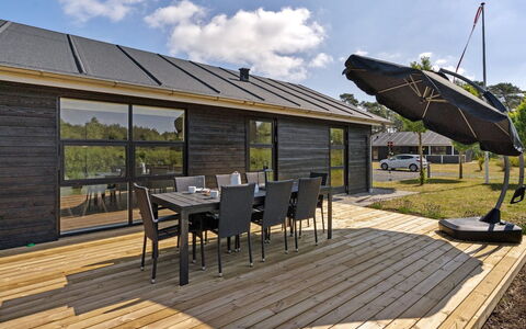 Veiko - 1.2Km from the Sea: Bois, Domicile, Porche, Plate-Forme, Dur, Toit, Tache De Bois, Parquet, Eco Hôtel