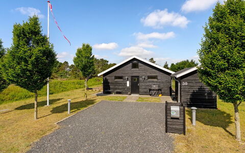 Veiko - 1.2Km from the Sea: Bois, Domicile, Porche, Plate-Forme, Dur, Toit, Tache De Bois, Parquet, Eco Hôtel