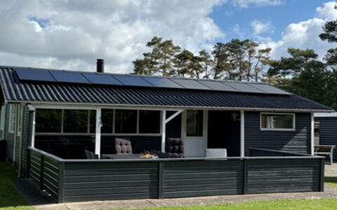 Sissa - 1.5Km from the Sea: Toit, Siding, Chalet, Ombre, Cour, Batiments Jardin, Porche, Cabanon, Pelouse, Structure En Plein Air