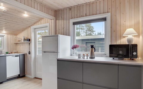Sissa - 1.5Km from the Sea: Bois, Appareil De Cuisine, Principaux Appliance, Cuisine, Sol, Électroménager, Comptoir, Design Intérieur, Sol, Domicile
