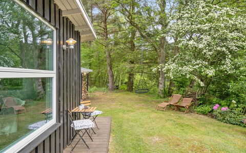 Yonna - 400M from the Sea: 