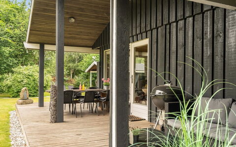 Farthin - 800M from the Sea: Bois, Porche, Domicile, Siding, Dur, Planche, Chalet, Plate-Forme, Tache De Bois, Ombre