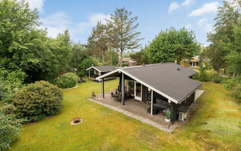 Farthin - 800M from the Sea: Maison, Toit, Domicile, Zone Résidentielle, Chalet, Biens, Jardin, Pelouse, Cour, Ferme